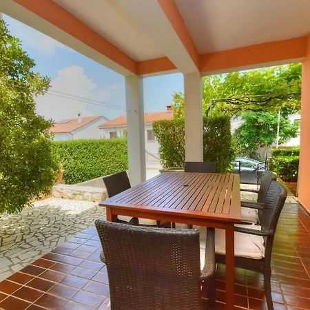 Apartment Ady 1 *